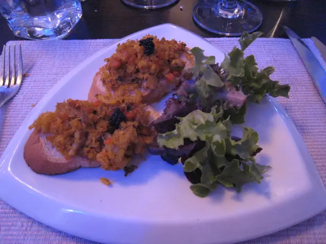 蟹黃黑魚籽多士