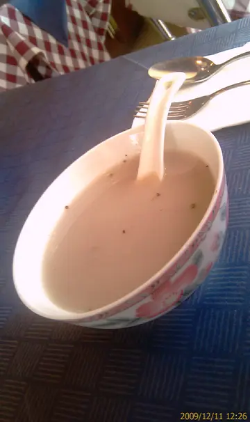味道唔錯, 但不混沌的磨菇湯