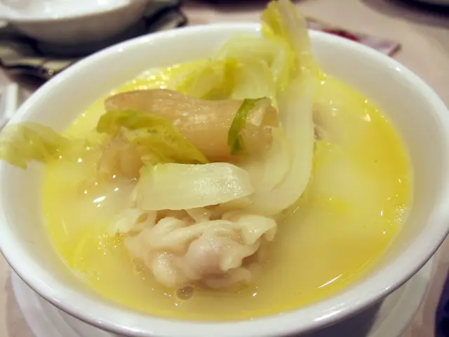 京式花膠筒雲吞雞煲