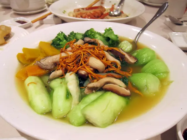 蟲草花浸十二金蔬