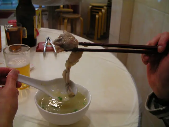 粥內大型田雞腿