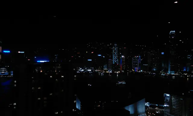從"廿AIR激古"看到的維港夜景