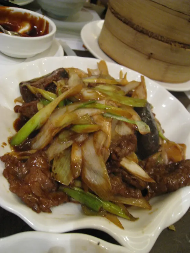 京蔥炒牛肉 (好咸)