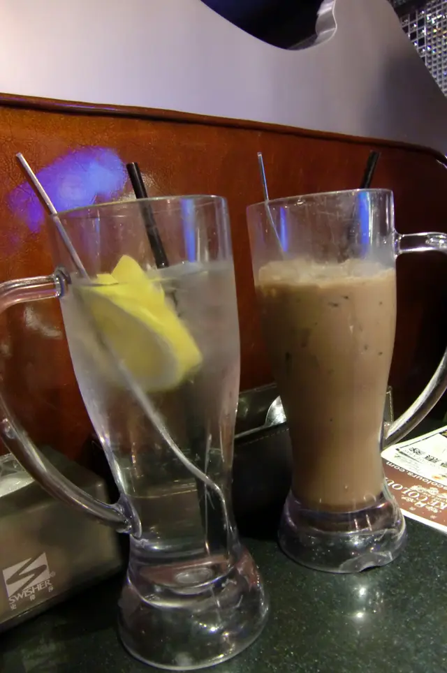 凍檸水 & 朱古力