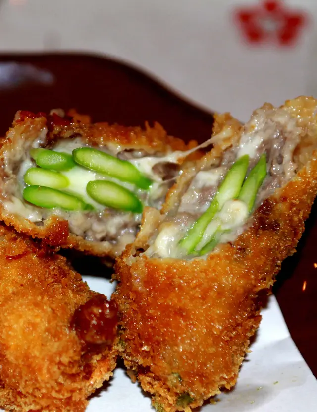 芝心牛肉卷個個都話好食,叫左三碟呀~正