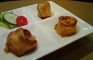 咖哩鸡肉酥卷