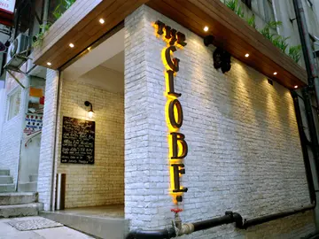 Happy Hour 20-25% off on selected wine, spirit & beer