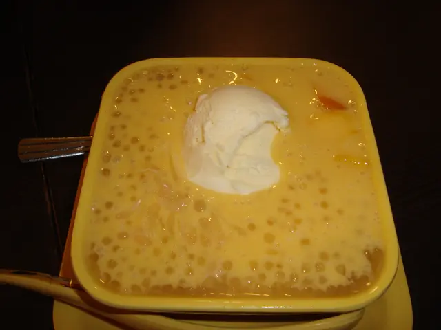 雪山楊枝金露配雲厘拿雪糕