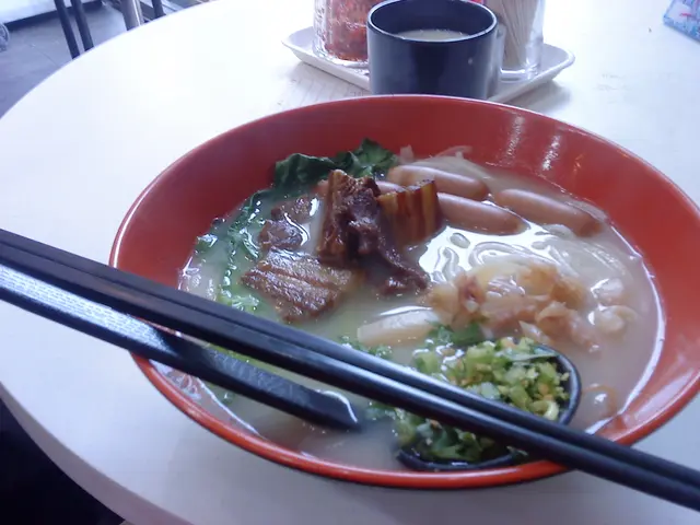 3餸豬骨濃湯米線