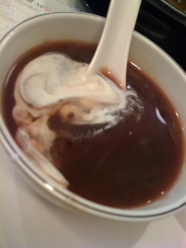 味道ok，不過個侍應上枱時，我老公嗰碗比佢隻手指插咗落個碗邊，所以佢一啖都無食過!