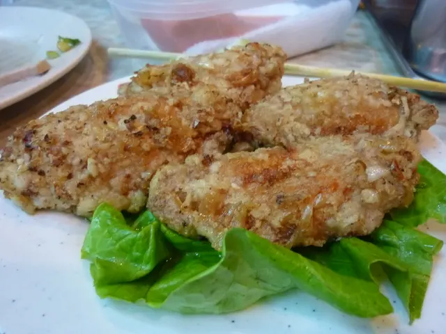 牛油雞翼: 第一次食到有牛油味既牛油雞翼, 大隻, 外脆內軟