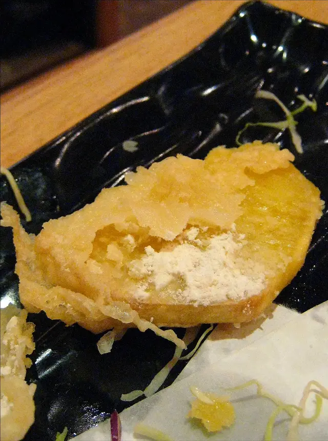 仲有未熟的炸粉, 咁樣攞出來 serve!?