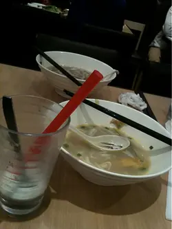 饮饱食醉,抱著大肚子回家。