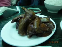 燒乳鴿,大隻及多肉.