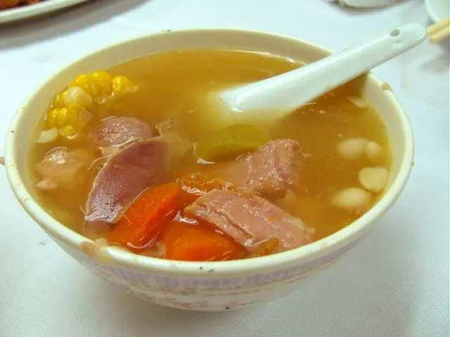 青紅蘿蔔煲豬展陳腎