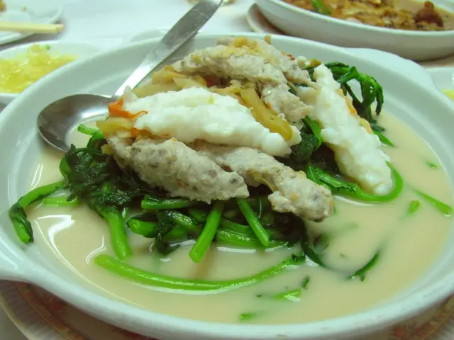 魚滑魚湯浸皇帝菜