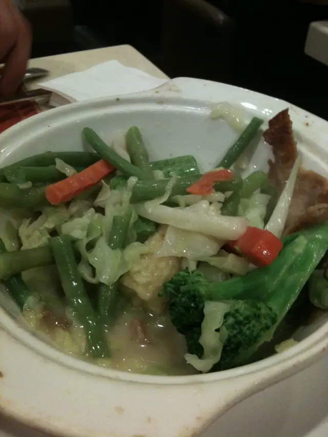 青咖哩豬頸肉雜菜