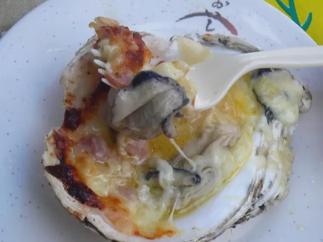 有 2 隻鮮嫩甜的蠔