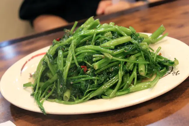 馬拉盞炒通菜
