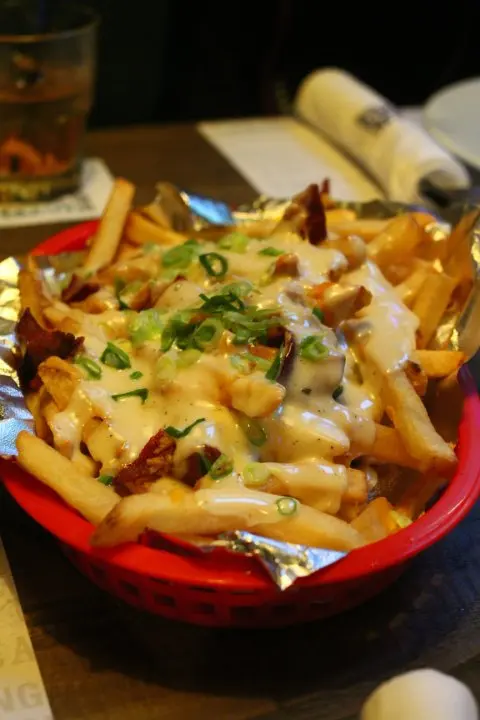 Fries with cheesey topping - ok
