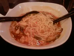 酸辣湯麵