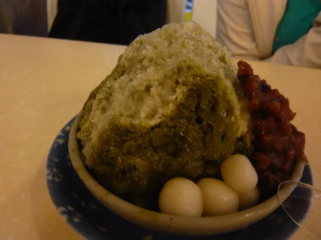 抹茶加紅豆加冰 = cool~!