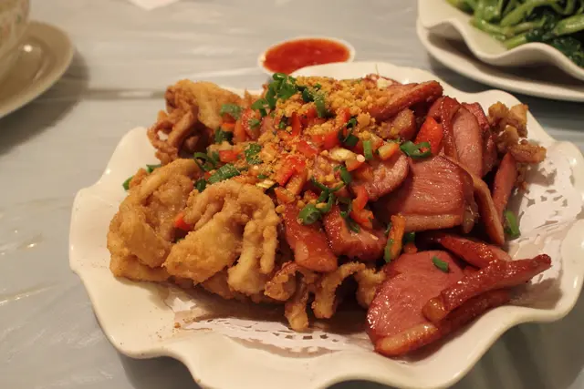 椒鹽拼盤 (鴨胸,魷魚)