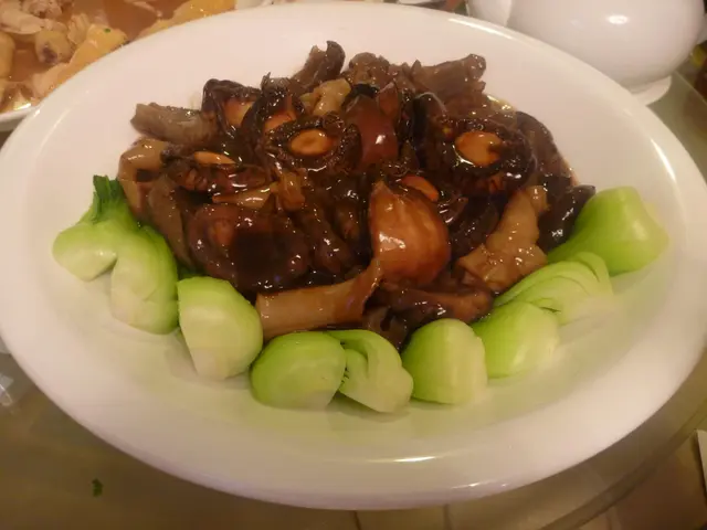 原隻鮑魚扣山珍海味