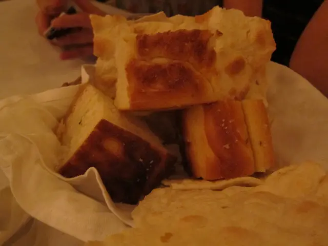 其實係佢令我會幫襯