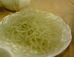 其實食落同粉絲差唔多，只係無咁易斷。