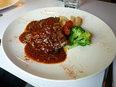 冇厘肉地的牛仔骨