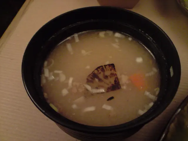 焦蘿蔔在湯裡浮沉......