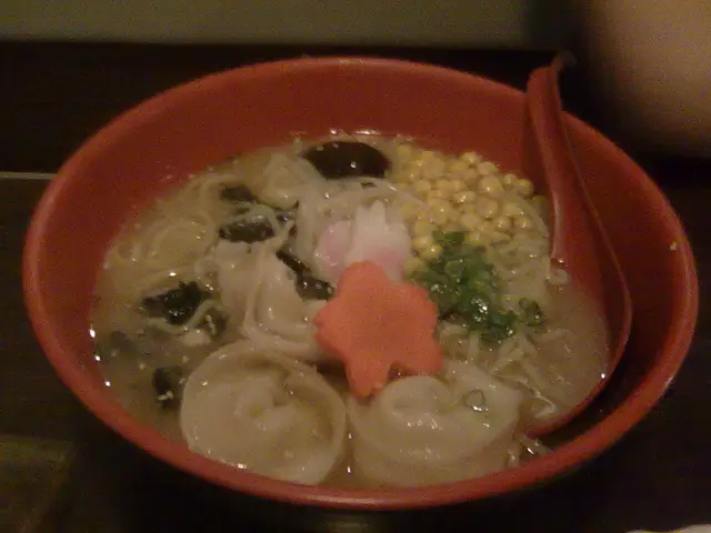 重點推介既芝士豚餃子拉麵（讚！）