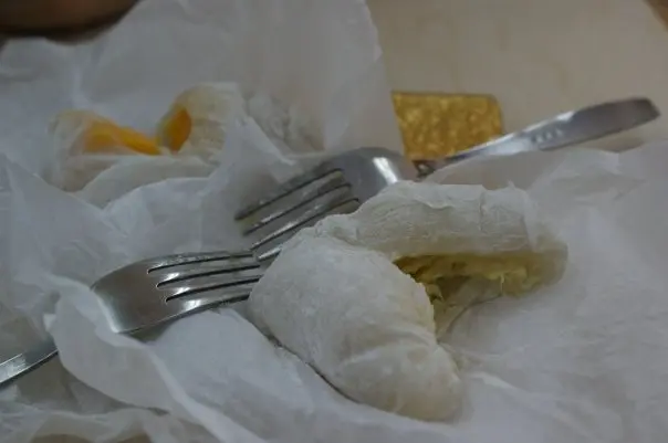 前: 榴槤糯米糍   後: 芒果糯米糍