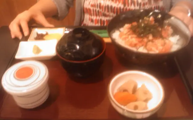 香蔥伴藍鰭吞拿魚腩蓉飯定食