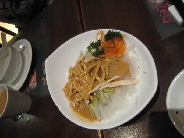 冷盤二: 雞絲粉皮