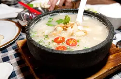 Fish head soup with noodles