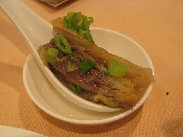 牛爽腩 tender and gelatinous