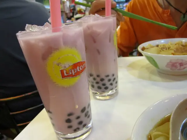 飲品跟餐另加９蚊，香艼珍珠奶茶。
