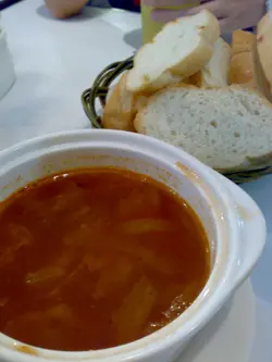 罗宋汤及没蒜蓉的蒜蓉包
