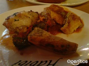 春卷,右上係魚,左上係雞 - 中環的Habibi Restaurant LKF