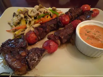 串烧西冷配牛油炒杂菌