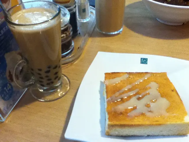 唔...我真係估唔到..一個奶醬吐司..0的花生醬真係可以薄成咁....=.='' 係唔係咁慳呀?