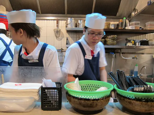 Bar位上可以直接看到廚師在煮食