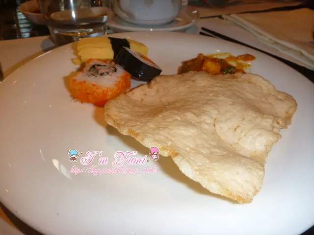 【壽司、咖哩蝦片】