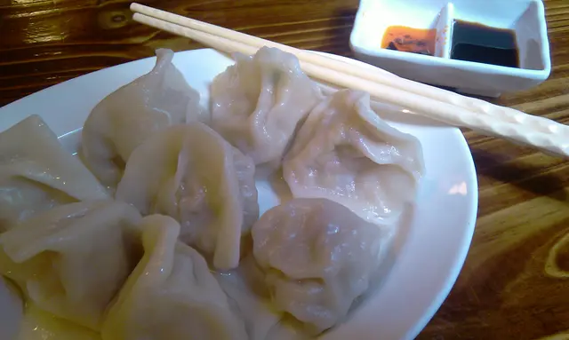一客8粒, 配以黑醋同辣油