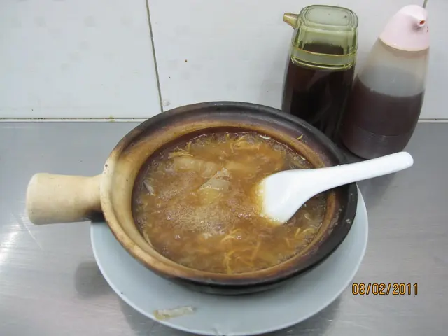 招牌煲仔翅 正!