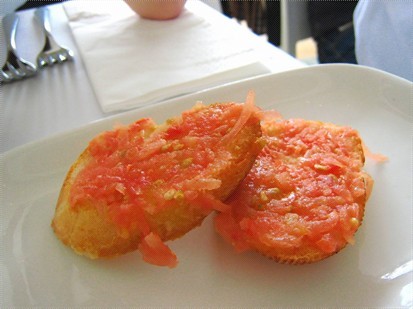 tomato bruschetta「西柚」色的?