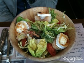 Goat cheese salad - Bouchon Bistro Francais in Central 
