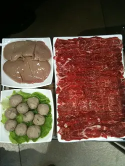 肥牛及豬腰正, 貢丸普通